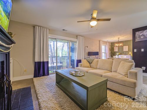 apt-5-3300 Selwyn Farms Ln, Charlotte, NC, 28209-5004 | Card Image