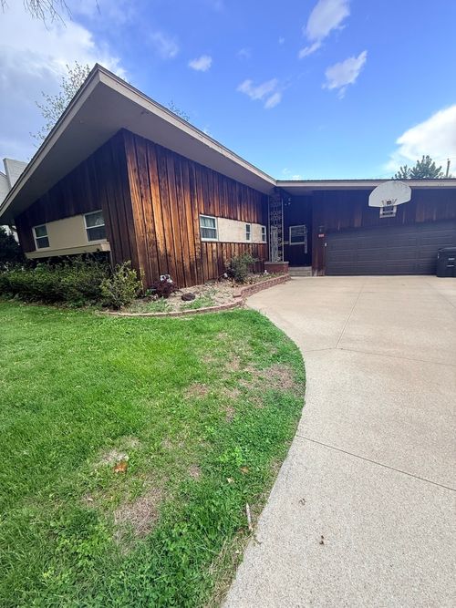 920 36th Street, Moline, IL, 61265 | Card Image