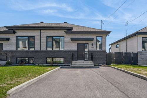 194 21e Rue O, Venise en Québec, QC, J0J2K0 | Card Image