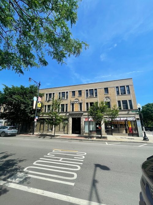 apt-211-1634 W Howard St, Chicago, IL, 60626-1676 | Card Image