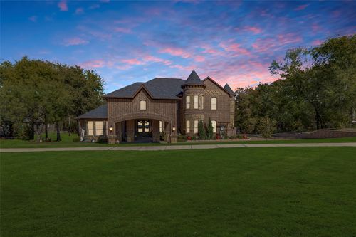2631 Creekwood Dr, Cedar Hill, TX, 75104-6939 | Card Image