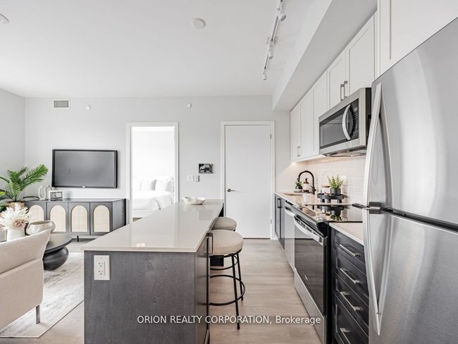 220 - 201 Brock St S, Condo with 2 bedrooms, 2 bathrooms and 1 parking in Whitby ON | Image 7
