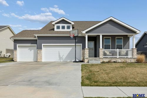 10316 White Pine Rd, Lincoln, NE, 68527-3732 | Card Image