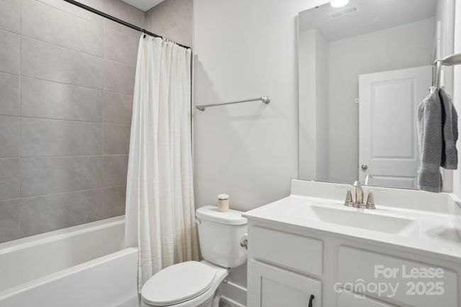 562 Amalfi Dr, Townhouse with 4 bedrooms, 4 bathrooms and null parking in Davidson NC | Image 18
