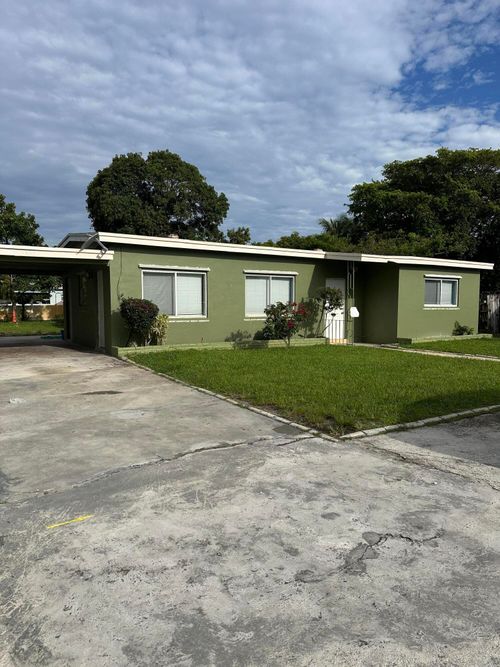 2202 Ne 3rd St, Boynton Beach, FL, 33435-2357 | Card Image