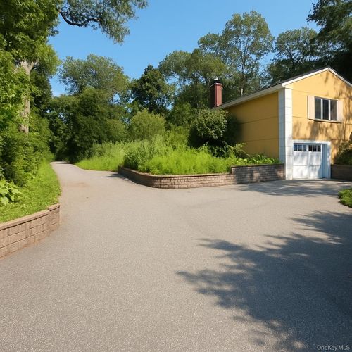 77 S Coleman Rd, Brookhaven, NY, 11720 | Card Image