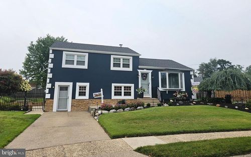 18 Trinity Ln, BLACKWOOD, NJ, 08012-3833 | Card Image