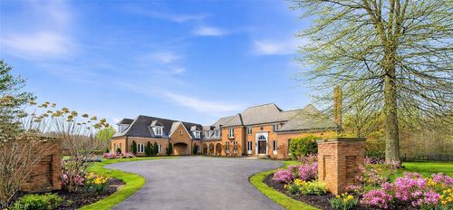 7325 Calley Ln, Novelty, OH, 44072-9585 | Card Image