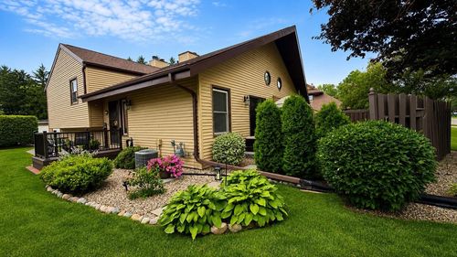 2-1385 W 18th Avenue, OSHKOSH, WI, 54902 | Card Image