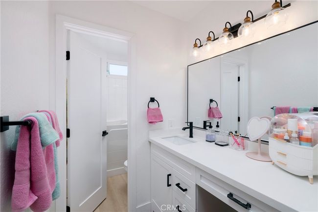 21091 Inferno Ln, House other with 5 bedrooms, 4 bathrooms and 4 parking in Huntington Beach CA | Image 23
