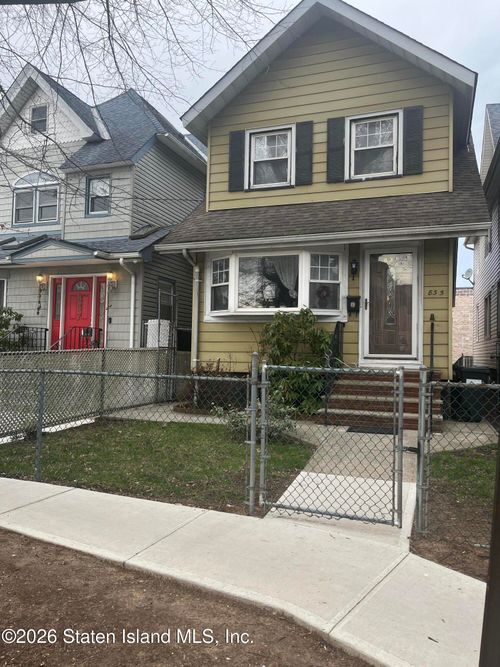 835 Post Ave, Staten Island, NY, 10310-1928 | Card Image