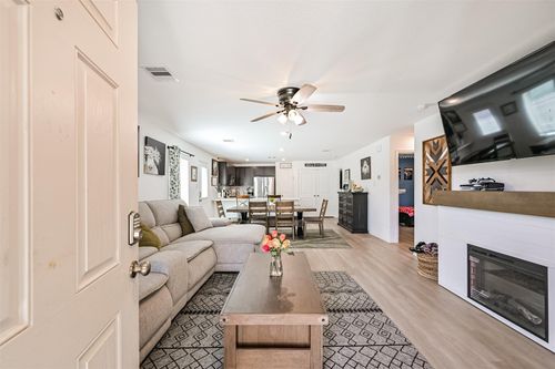 138 Austin Rd, Angleton, TX, 77515 | Card Image