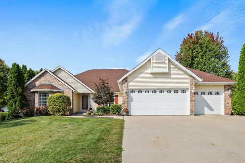 832 Bergen Court, Stoughton, WI, 53589 | Card Image
