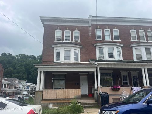 1246 W Arch St, COAL TOWNSHIP, PA, 17866-1800 | Card Image