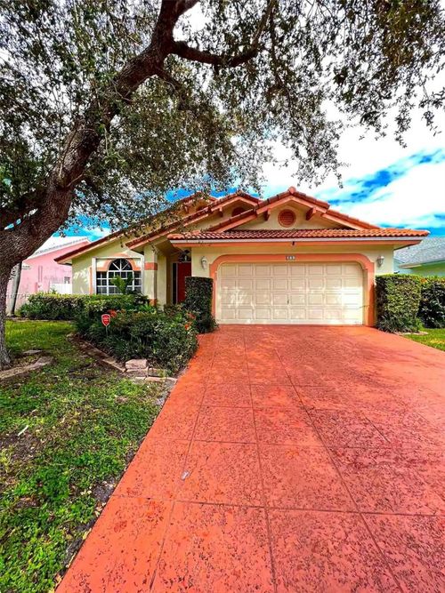 411 Se 7th St, Dania Beach, FL, 33004-4405 | Card Image