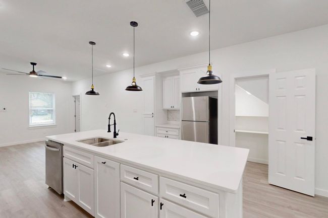A - 1213 Mill St, House other with 3 bedrooms, 3 bathrooms and null parking in Gainesville TX | Image 11