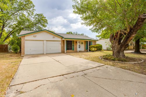 312 Nw Wintercrest Rd, Burleson, TX, 76028-5224 | Card Image