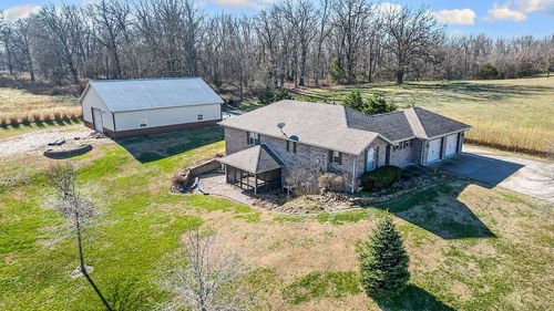 10309 Mcgruder Blvd, Cassville, MO, 65625-9582 | Card Image