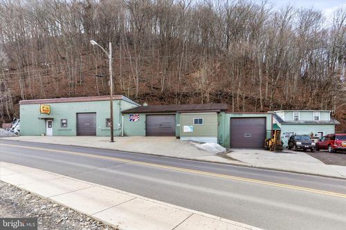 250 Armstrong St, KEYSER, WV, 26726-3602 | Card Image