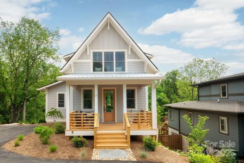 11 Middlebrook Rd, Asheville, NC, 28805-1811 | Card Image
