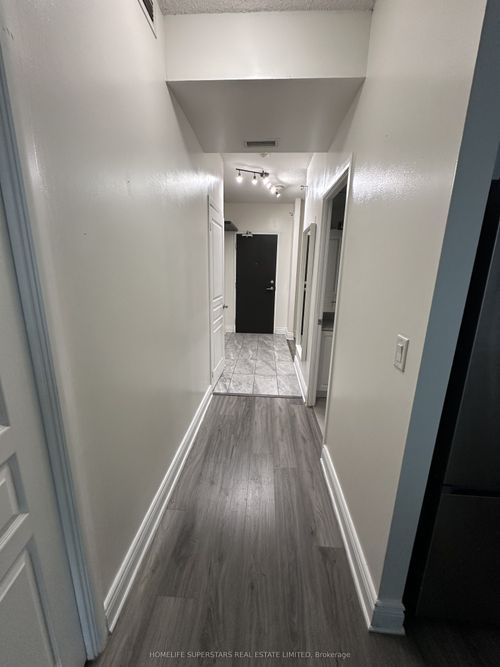 3412-18 Yonge St, Toronto, ON, M5E1Z8 | Card Image