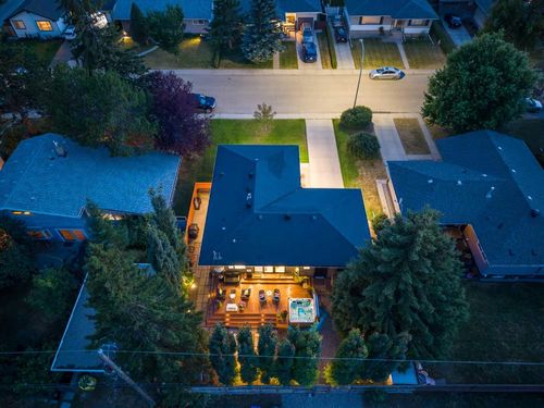 20 Gainsborough Dr Sw, Calgary, AB, T3E4W7 | Card Image