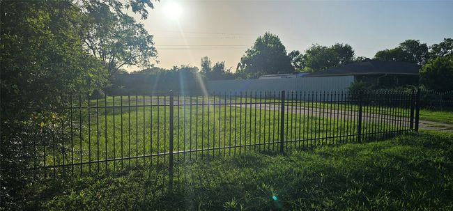 View of yard | Image 8