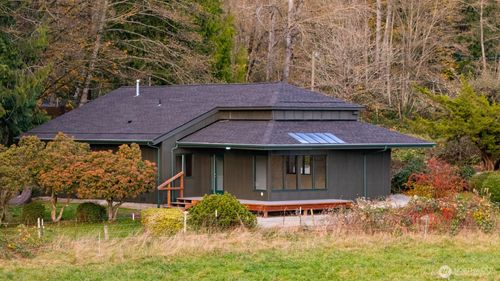 18928 Bow Hill Rd, Burlington, WA, 98233-8591 | Card Image