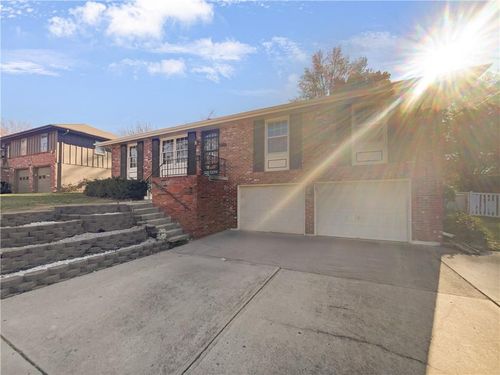 3711 S Kiger Rd, Independence, MO, 64055-3711 | Card Image