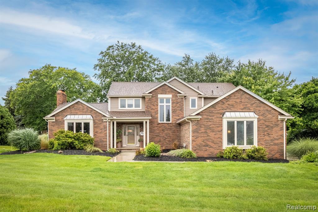 Chaffer Dr, Rochester Hills, MI 48306