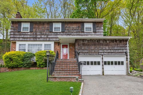 21 Beech Pl, Huntington, NY, 11743-4136 | Card Image