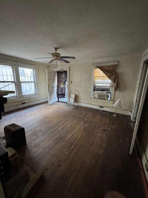 3900 Colonial Ave, Dallas, TX, 75215-4054 | Card Image