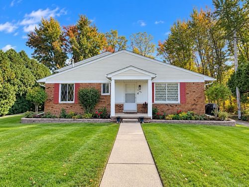 51180 S Foster Road, Chesterfield Township, MI, 48047 | Card Image