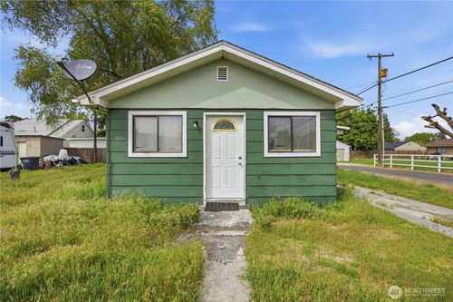 104 E 5th St, Warden, WA, 98857-9321 | Card Image