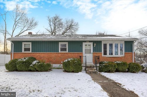 2337 Thornton Rd, HARRISBURG, PA, 17109-1821 | Card Image