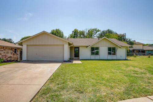 7017 Betsy Ross Ct, Watauga, TX, 76148-1917 | Card Image