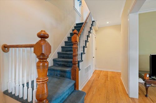 71 Willow Ave, Islip, NY, 11751-3915 | Card Image