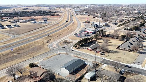 1200 Lyle Rd, Weatherford, OK, 73096-2624 | Card Image