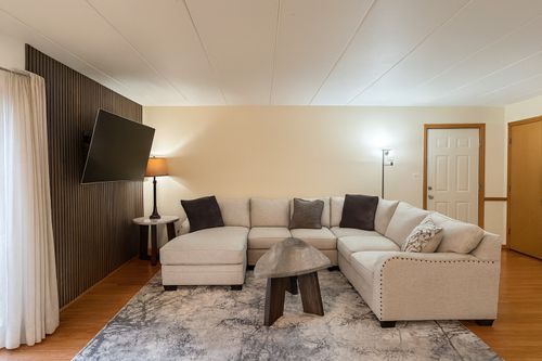 apt-104-9250 Beloit Ave, Bridgeview, IL, 60455-2183 | Card Image