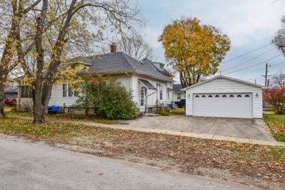 402 E Elmwood Street, House other with 3 bedrooms, 2 bathrooms and 2 parking in Pontiac IL | Image 3