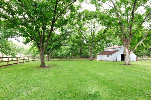 2103 Holly St, East Bernard, TX, 77435-8488 | Card Image