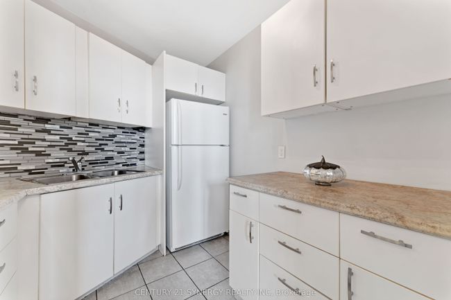 718 - 2000 Jasmine Cres, Condo with 2 bedrooms, 1 bathrooms and null parking in Ottawa ON | Image 12