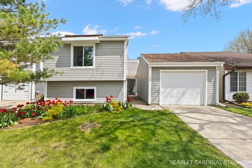 30W124 Wood Ct, Warrenville, IL, 60555-1366 | Card Image