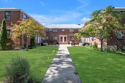 5172-163 Willets Point Blvd, Whitestone, NY, 11357-3343 | Card Image