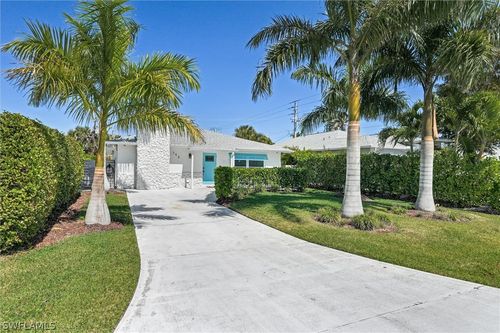 795 94th Ave N, Naples, FL, 34108-2448 | Card Image