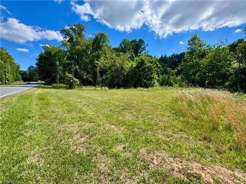 405 Brown Rd, King, NC, 27021-8654 | Card Image