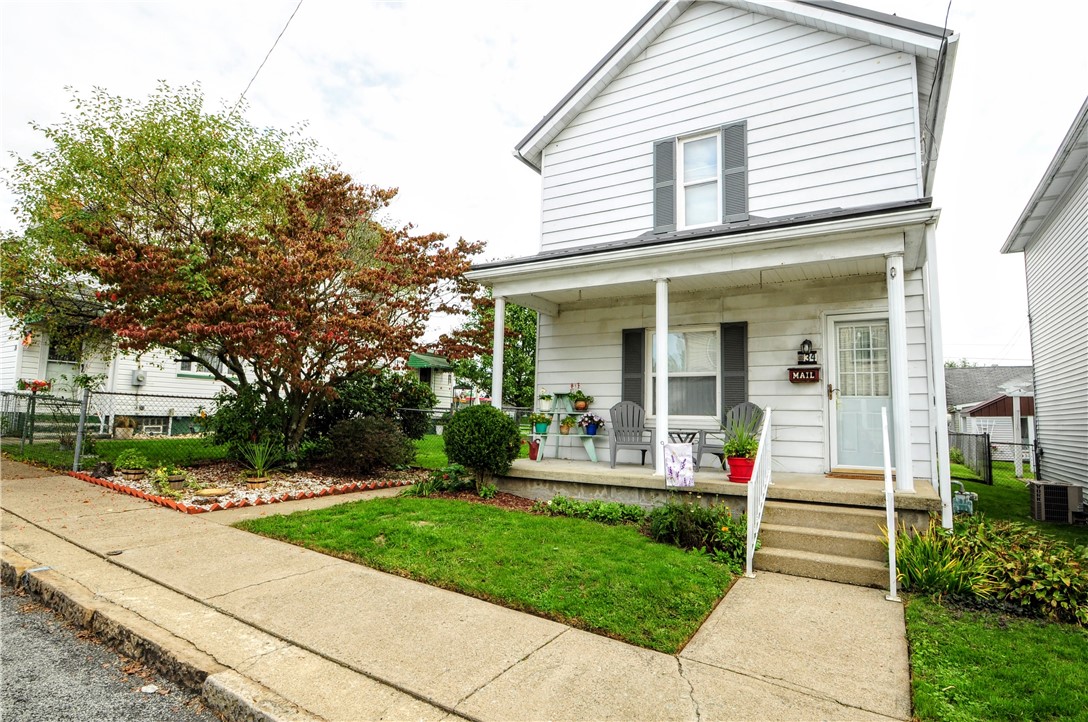 4th Ave, Scottdale, PA 15683