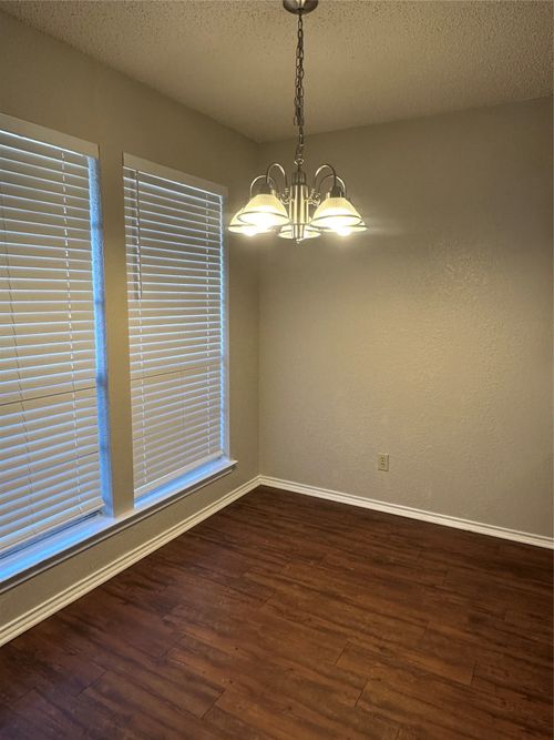 8129 Foxfire Ln, White Settlement, TX, 76108-1173 | Card Image