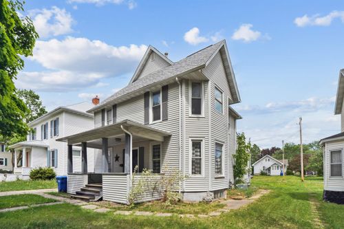 219 1st Ave Ne, Oelwein, IA, 50662-1705 | Card Image