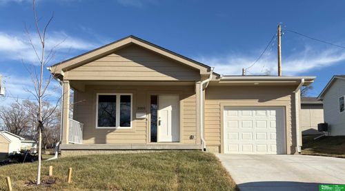 2005 N 40th St, Omaha, NE, 68111-4048 | Card Image